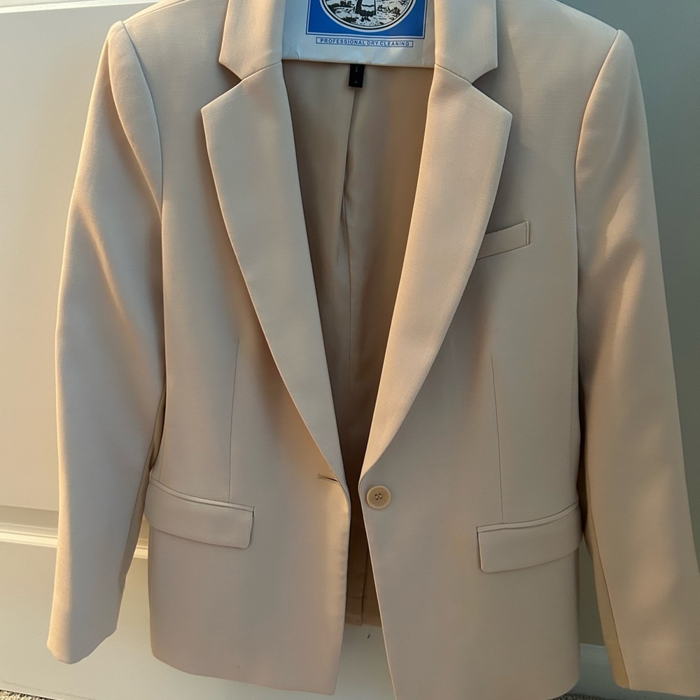 BCBG Max Azaria blazer Sz M